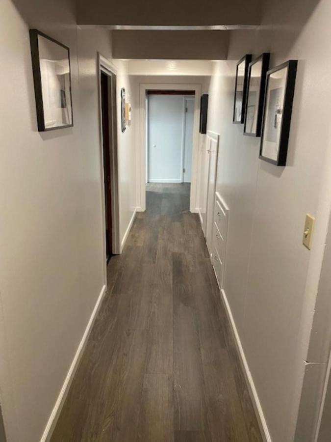 Spacious Lower Level Living All For You! كورفاليس المظهر الخارجي الصورة